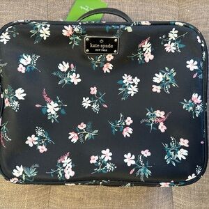 NWT! Kate Spade toiletry hanging bag.